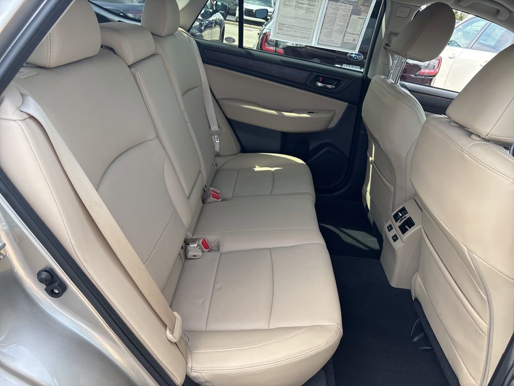 Used 2017 Subaru Outback 3.6R Limited image 11