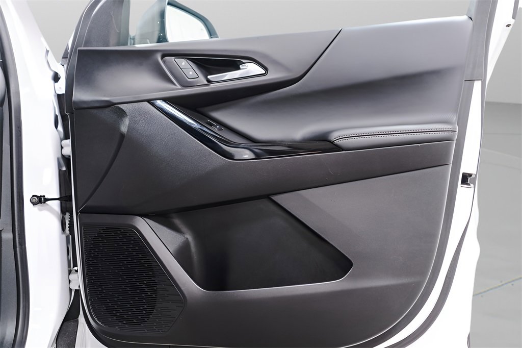 Used 2025 Chevrolet Equinox LT image 35