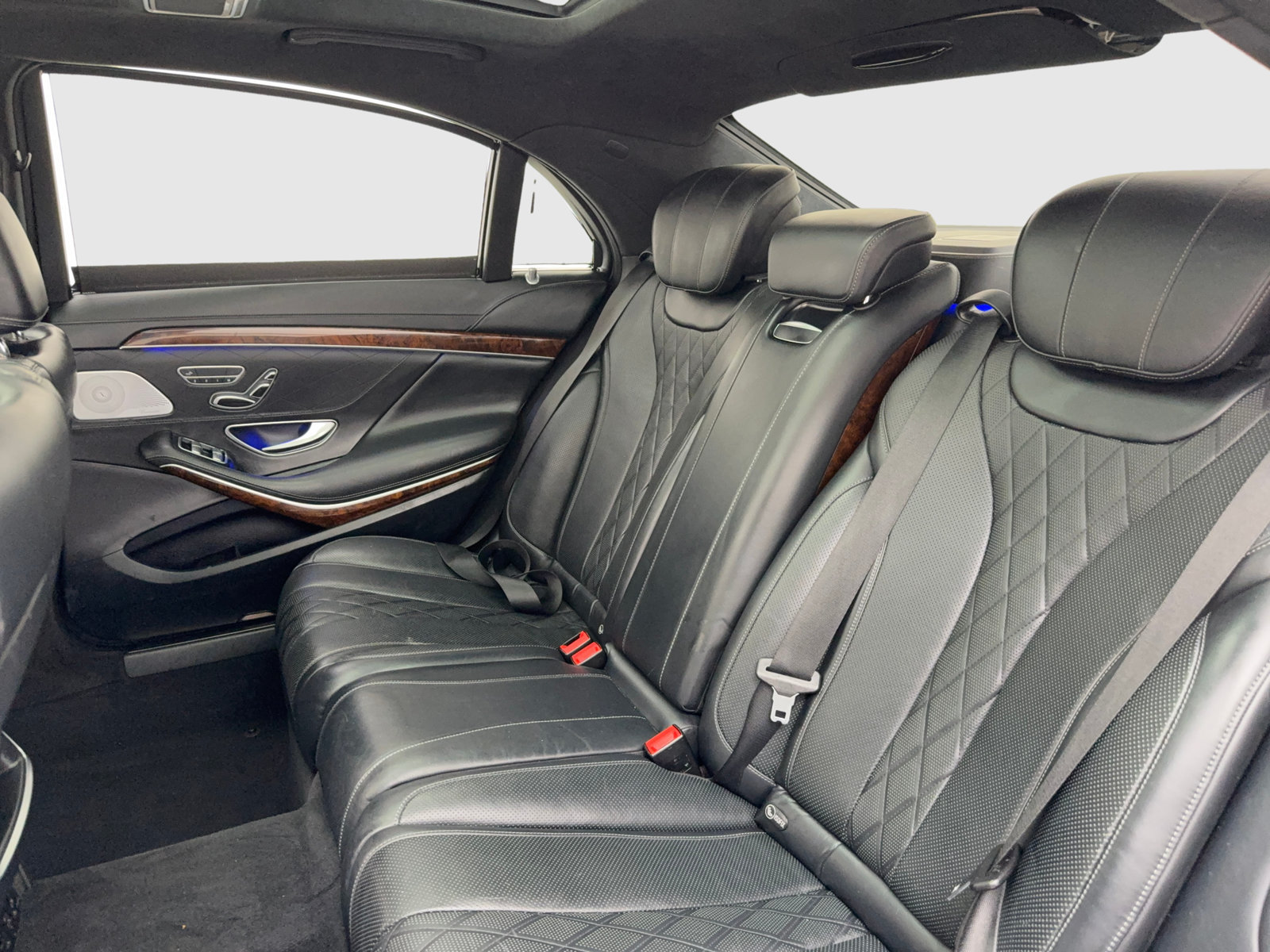 Used 2014 Mercedes-Benz S 550 Sedan w/ Sport Package image 35