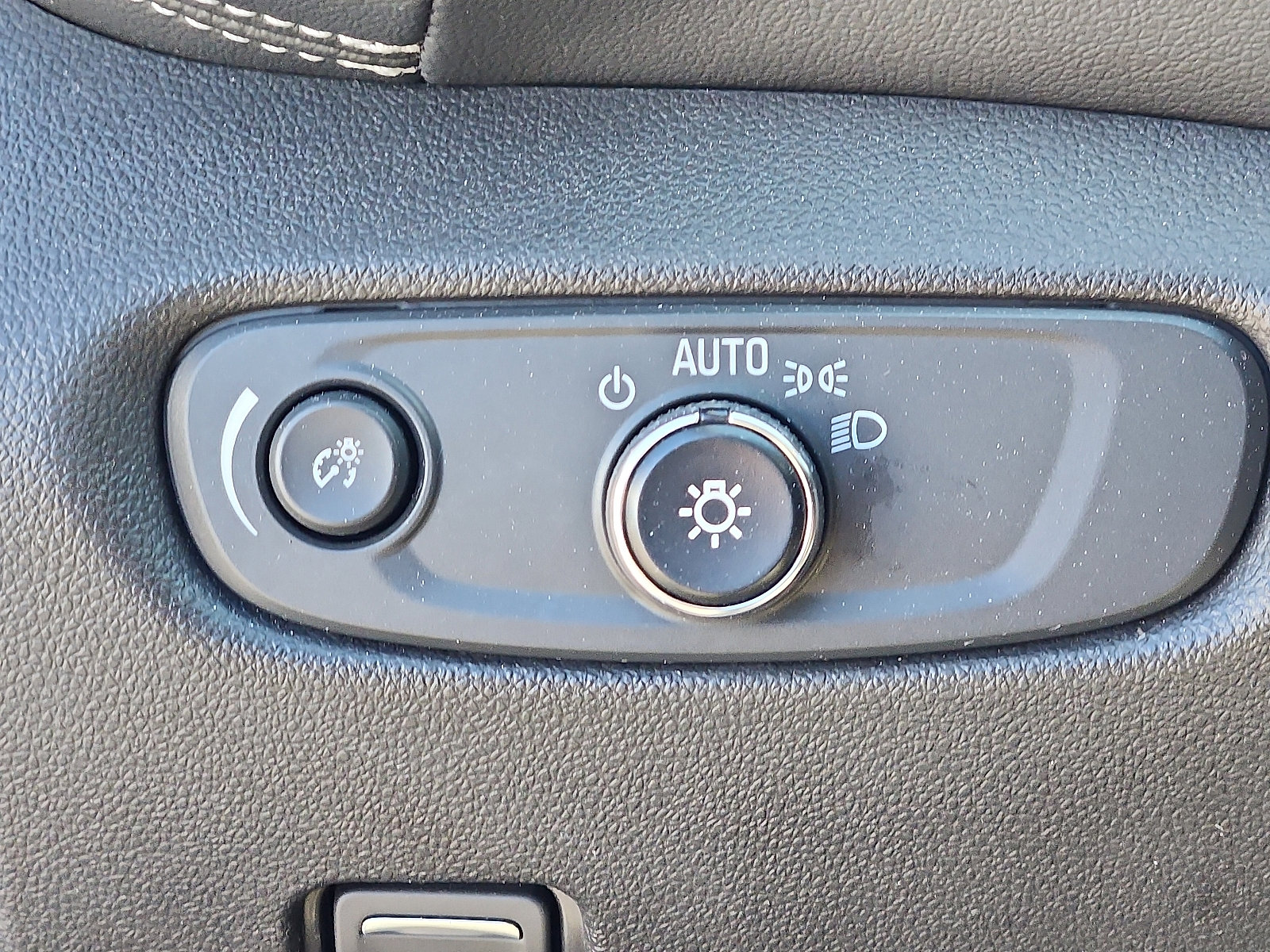 Used 2023 Chevrolet Blazer LT image 25