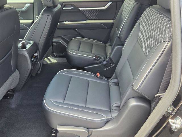 New 2026 GMC Acadia Denali w/ Super Cruise Package FWD image 12