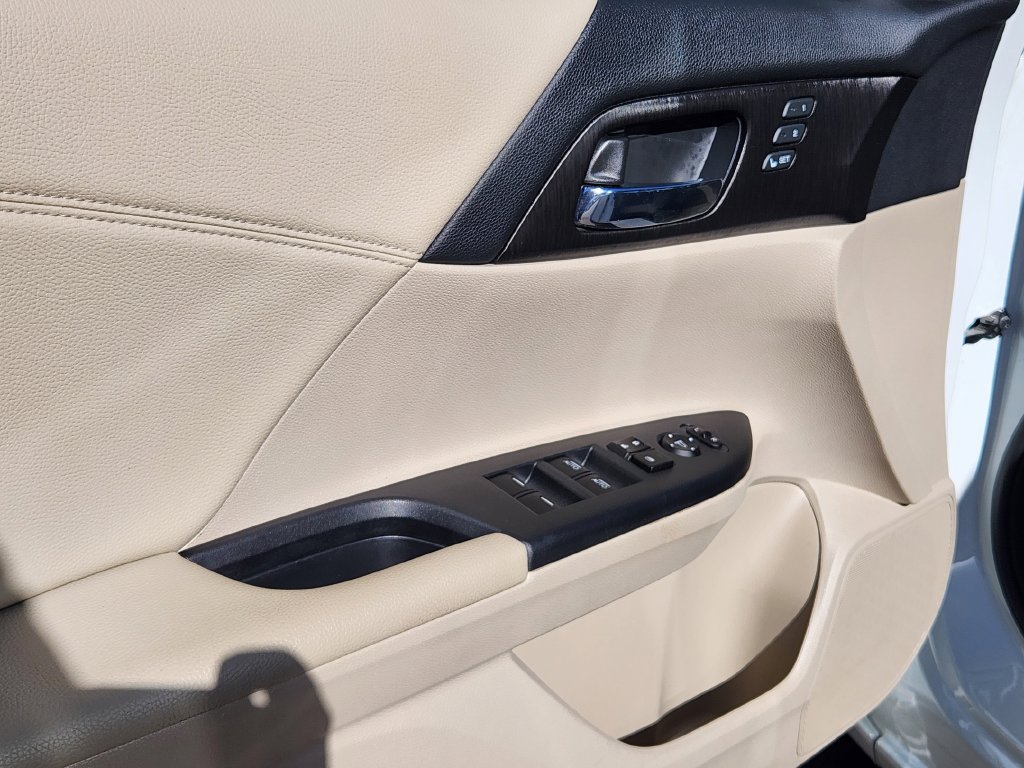 Used 2015 Honda Accord EX-L image 34