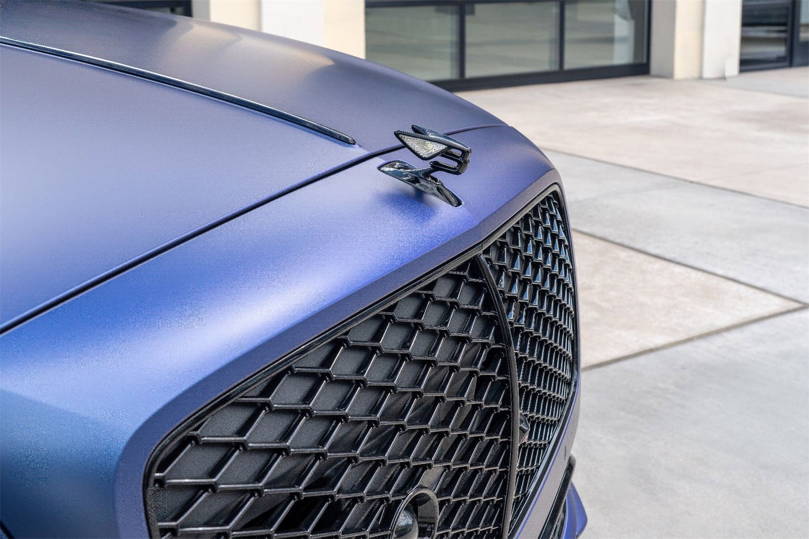 Used 2025 Bentley Flying Spur Plug-In Hybrid image 28