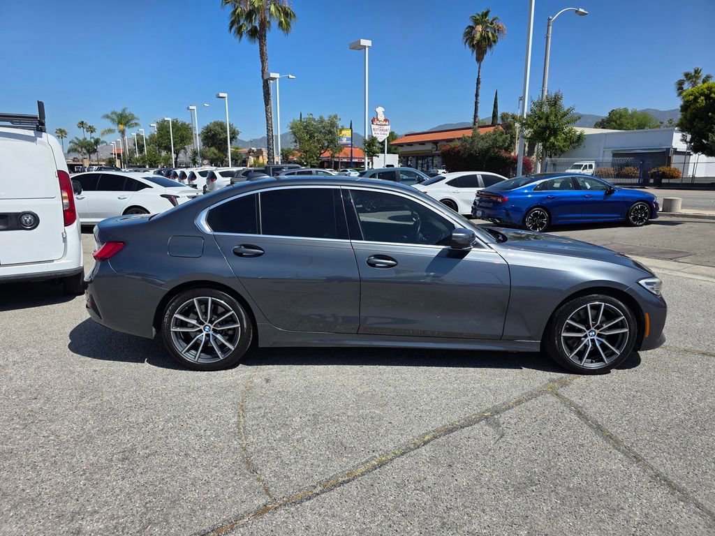 Used 2020 BMW 330i Sedan w/ Driving Assistance Package RWD image 4