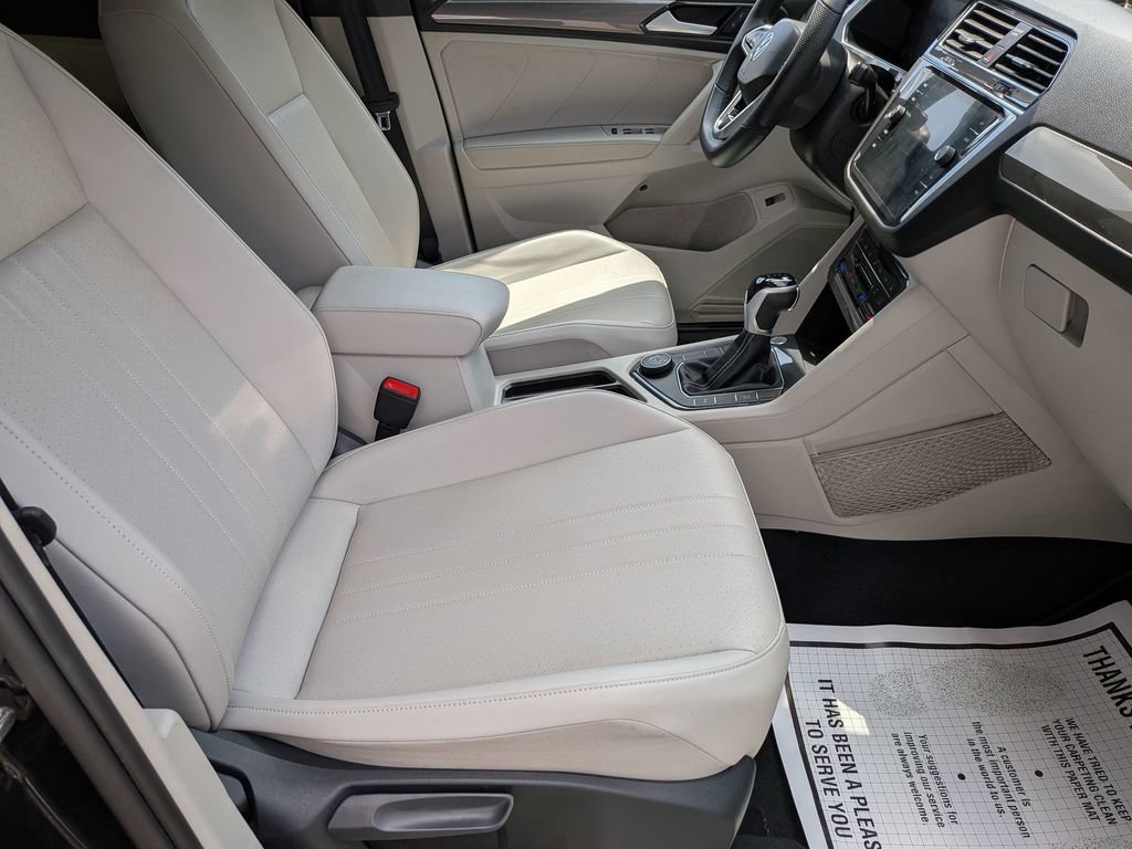 Used 2022 Volkswagen Tiguan SE R-Line AWD/4WD image 34