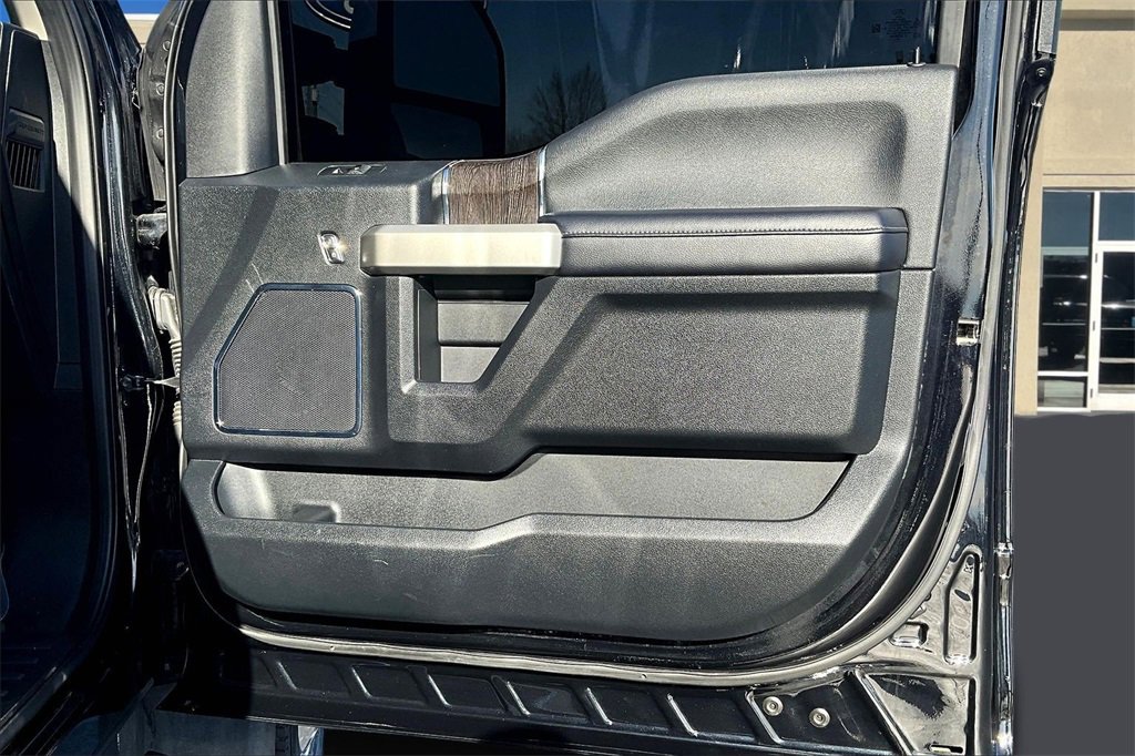 Used 2020 Ford F450 Lariat w/ Lariat Ultimate Package image 28