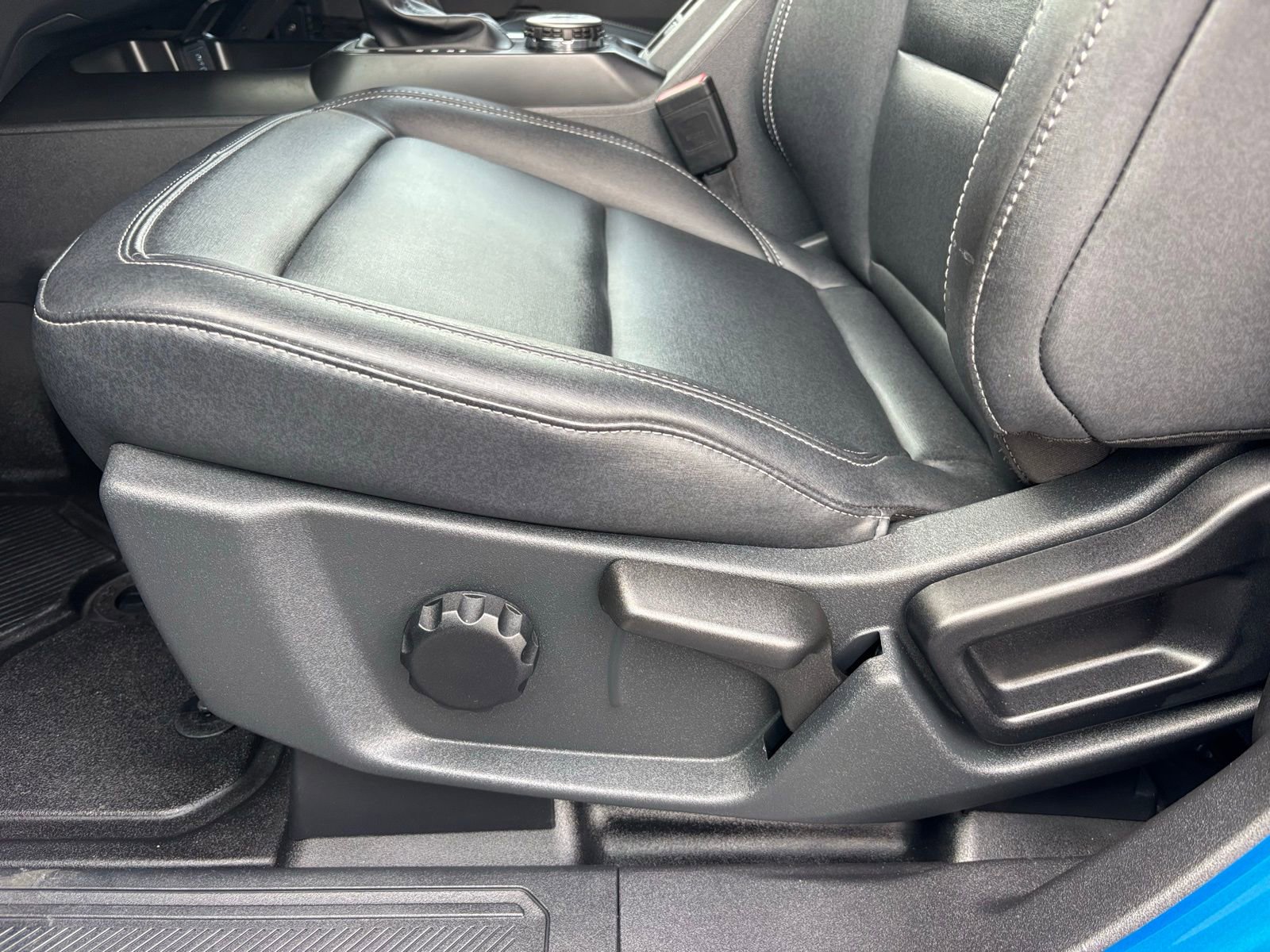 Used 2025 Ford Bronco Badlands image 17