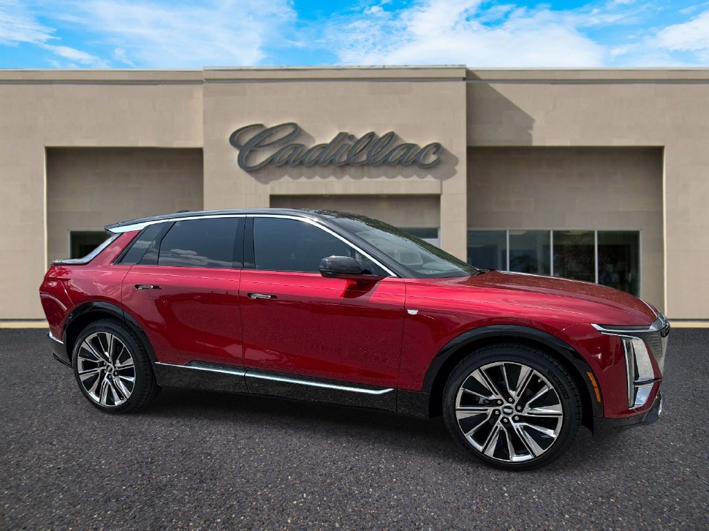 New 2026 Cadillac Lyriq Signature Luxury w/ LPO, Floor Liner Package