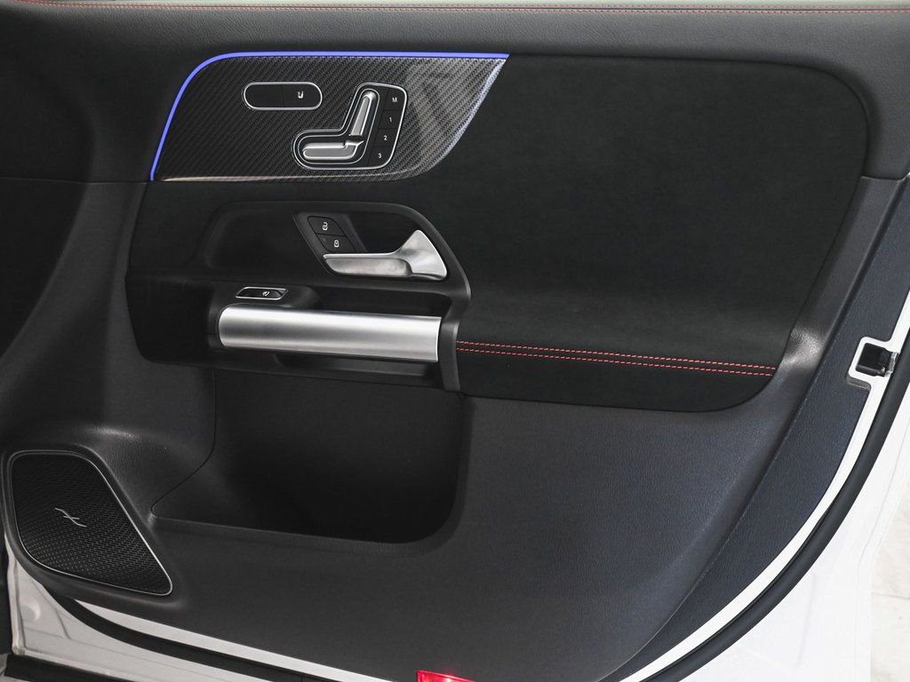 Used 2024 Mercedes-Benz GLA 35 AMG 4MATIC image 11