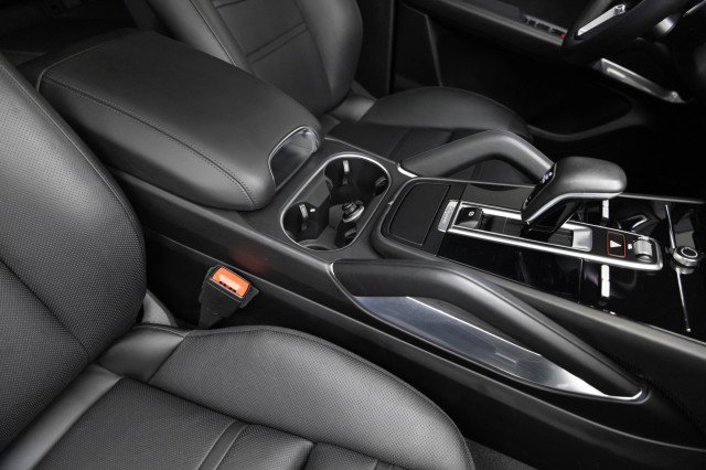 Used 2020 Porsche Cayenne Turbo image 24