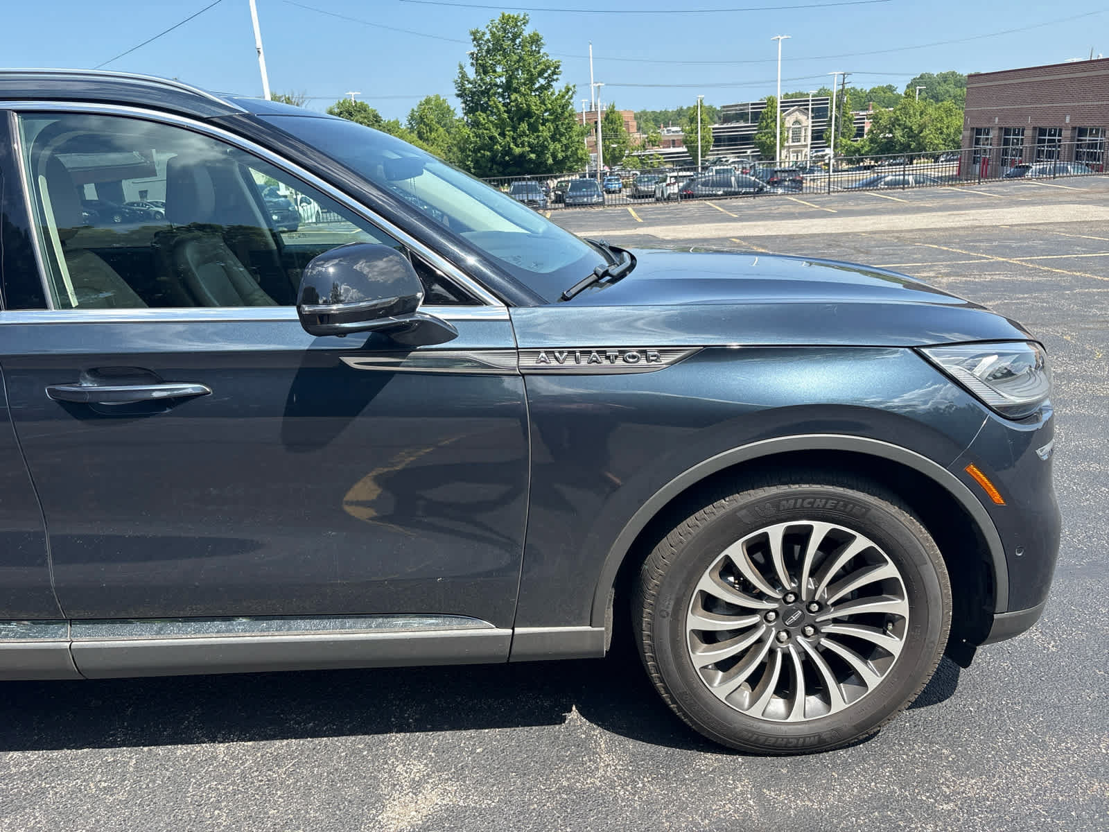 Used 2022 Lincoln Aviator Reserve w/ Equipment Group 201A AWD/4WD image 16
