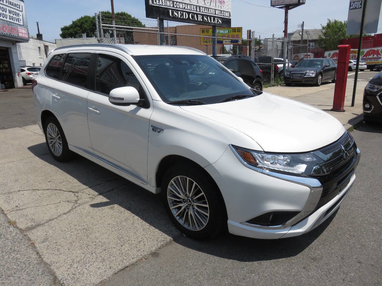 Used 2020 Mitsubishi Outlander SEL image 2