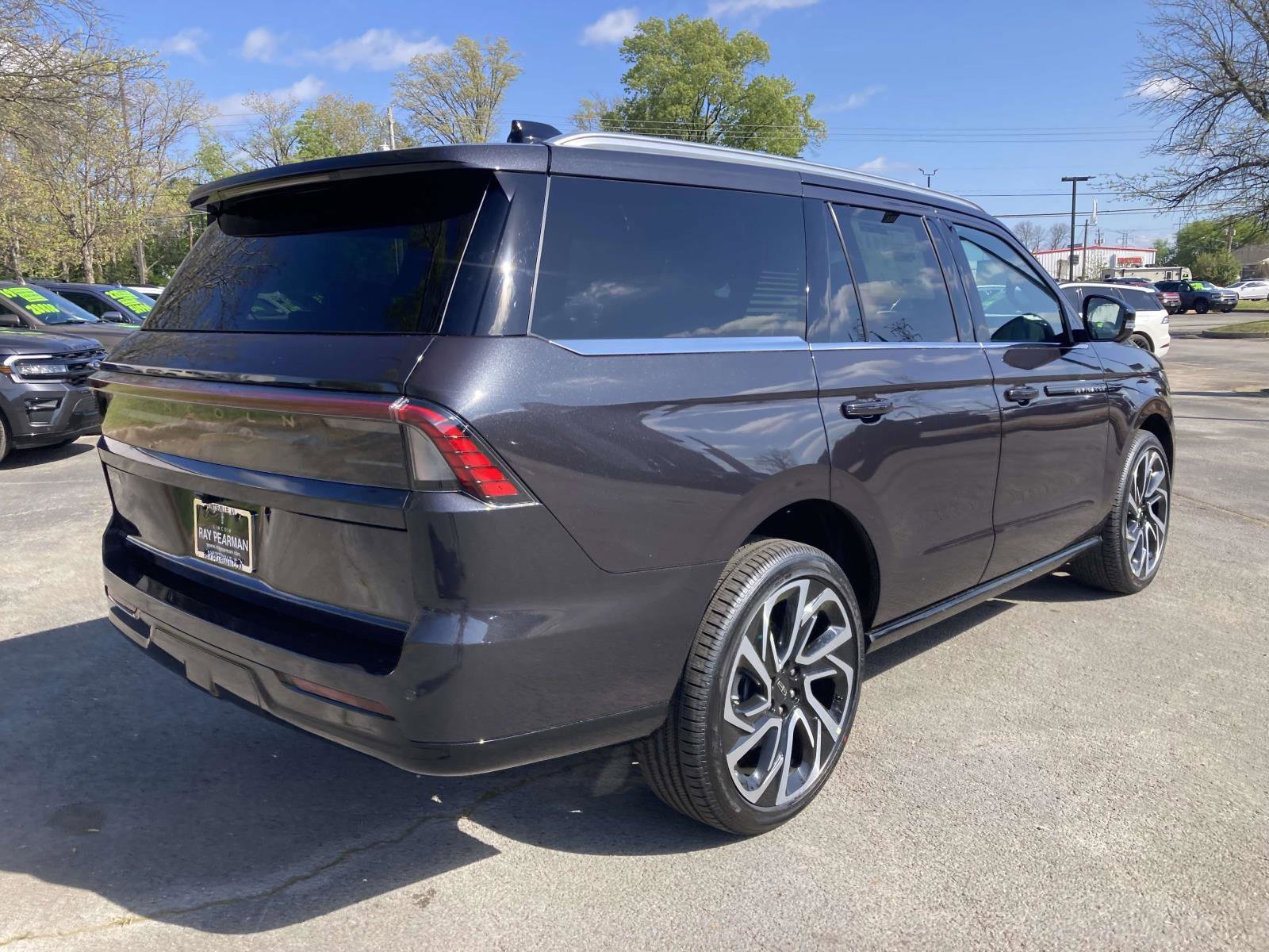 New 2026 Lincoln Navigator Black Label AWD/4WD image 3