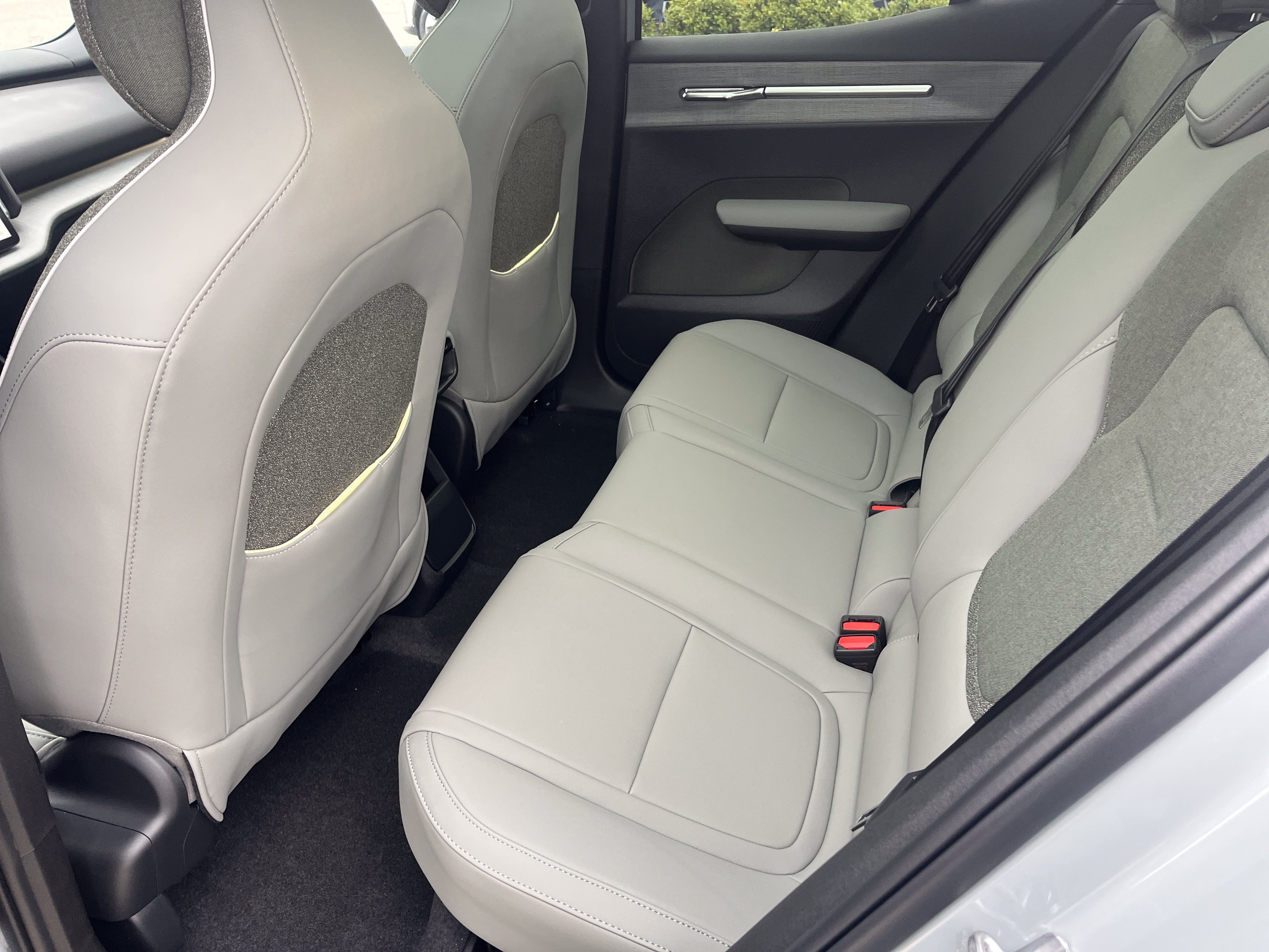 New 2026 Volvo EX30 Cross Country Ultra w/ Protection Package Premier AWD/4WD image 9