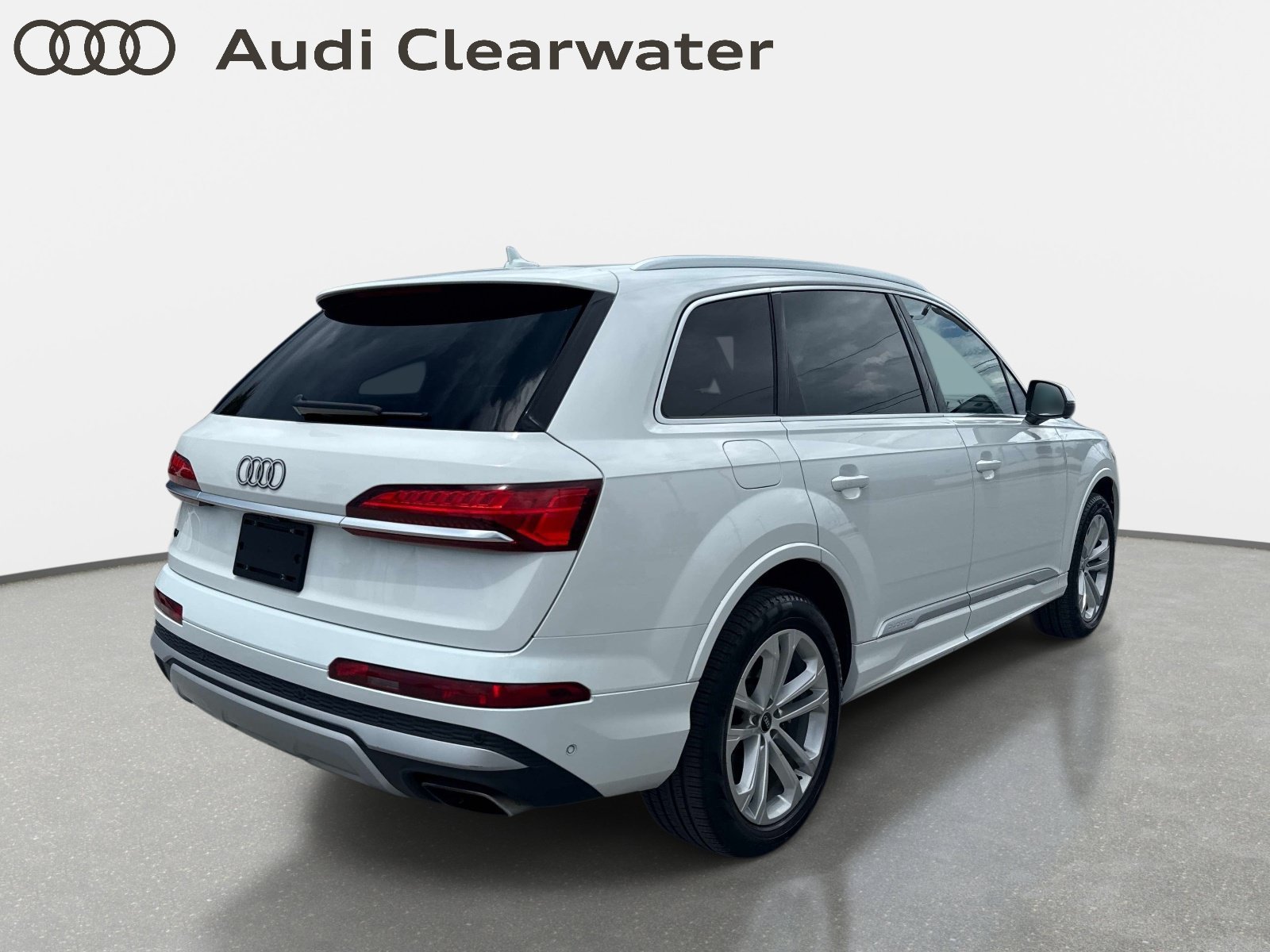 Certified 2025 Audi Q7 3.0T Premium Plus AWD/4WD image 4