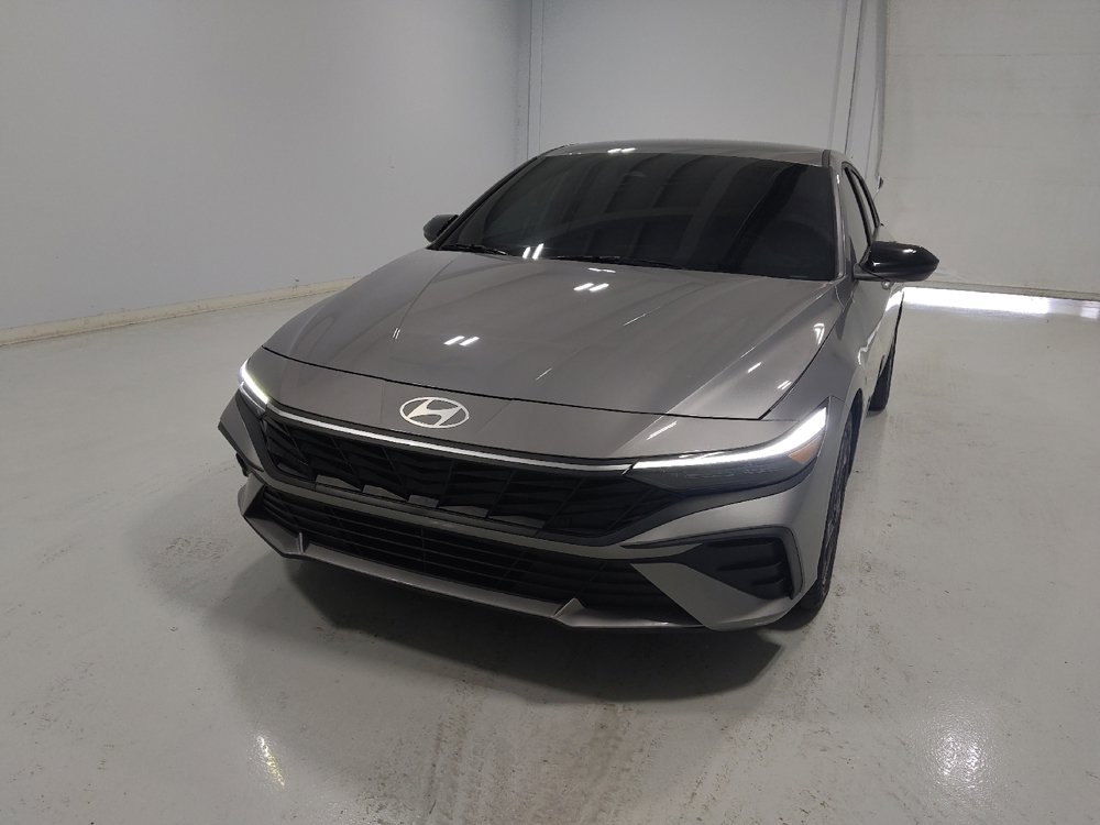 Used 2025 Hyundai Elantra Sport FWD image 15