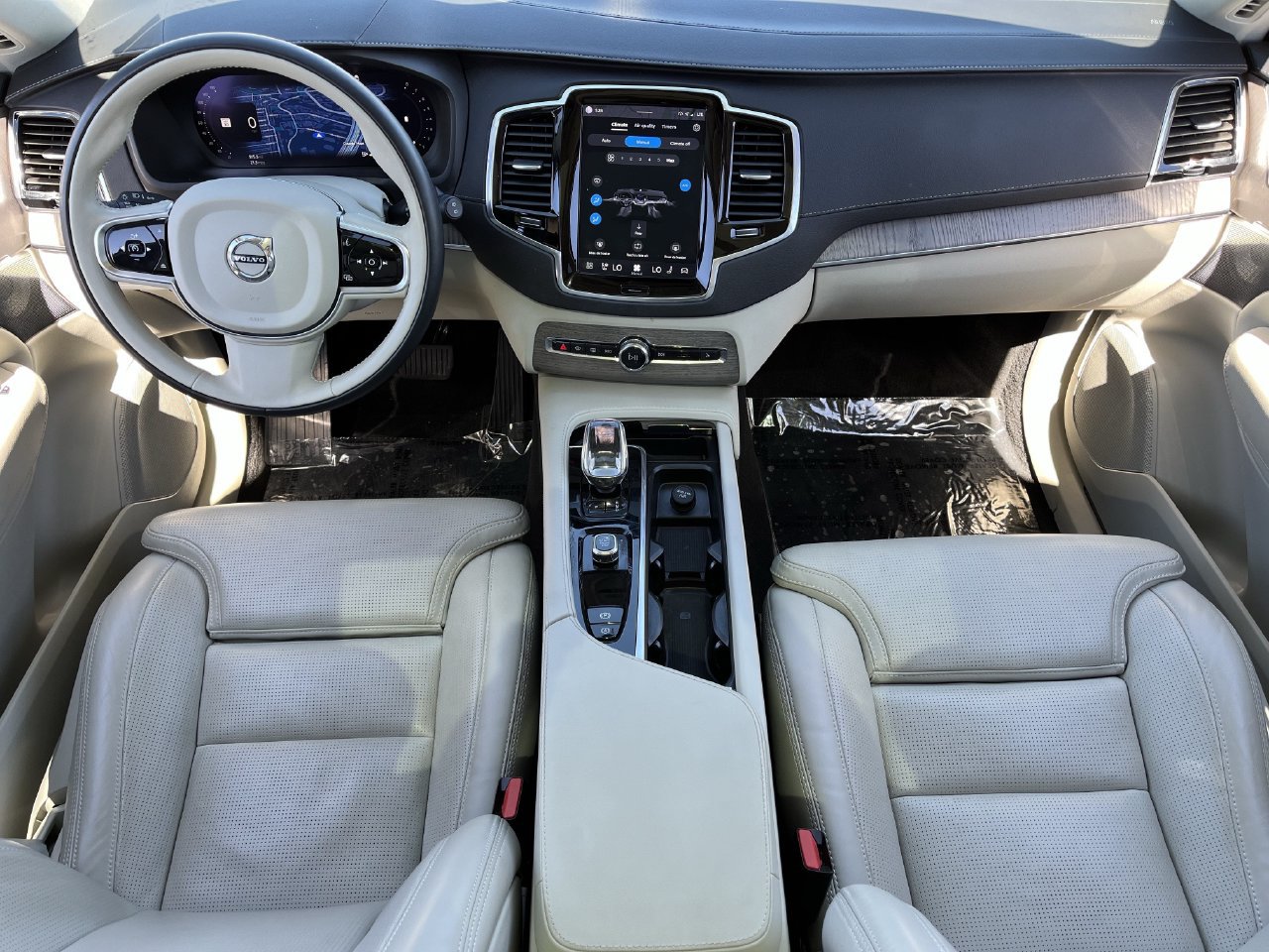 Used 2023 Volvo XC90 B6 Ultimate AWD/4WD image 9