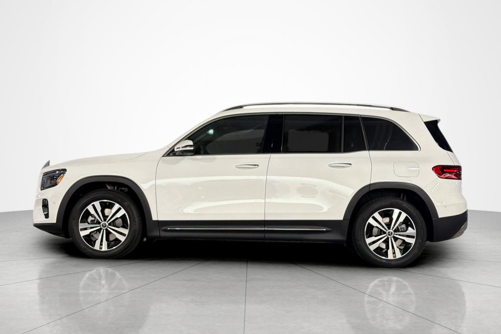 New 2026 Mercedes-Benz GLB 250 image 2