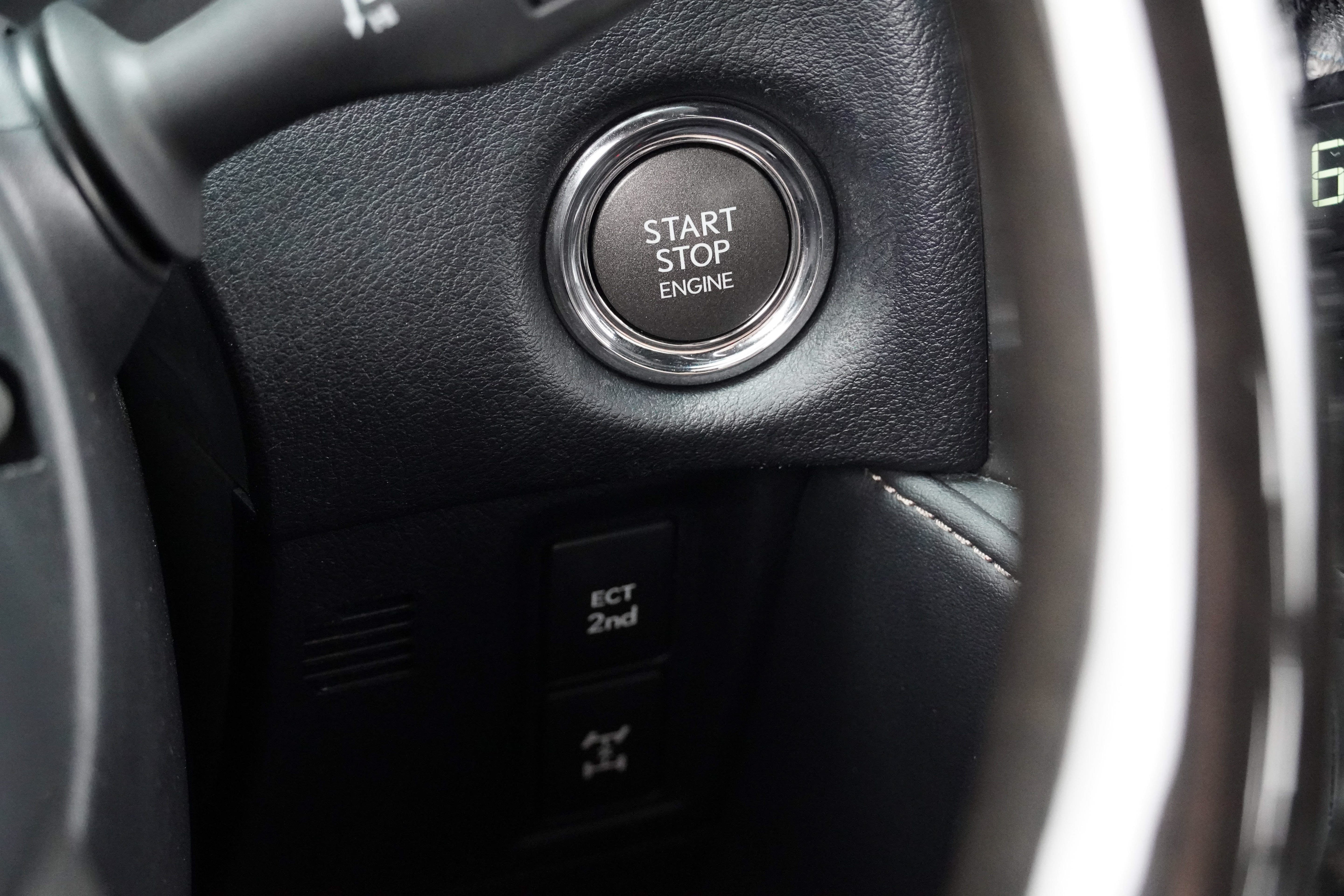Used 2022 Lexus GX 460 Premium w/ Accessory Package AWD/4WD image 18