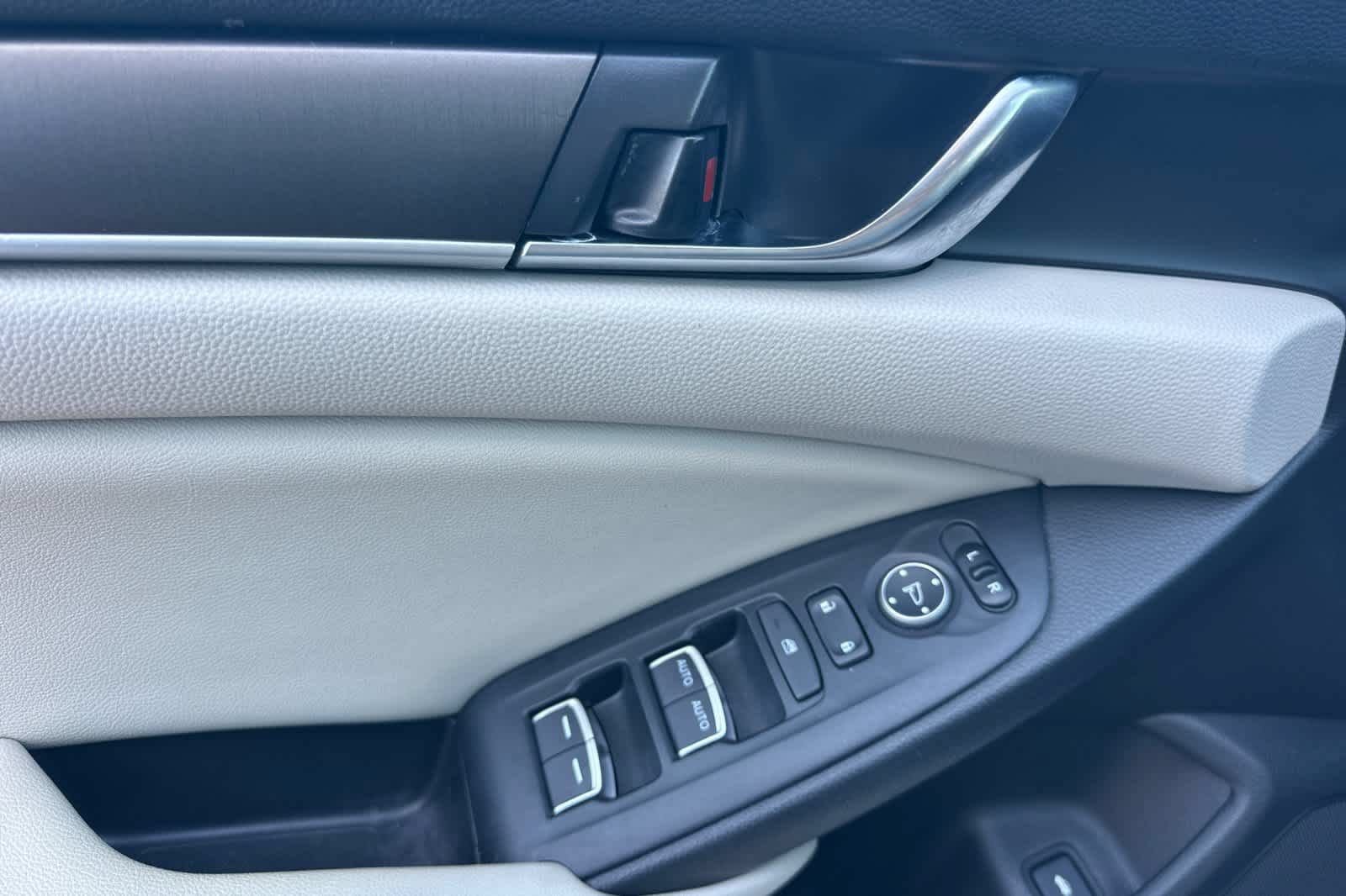 Used 2019 Honda Accord LX image 13