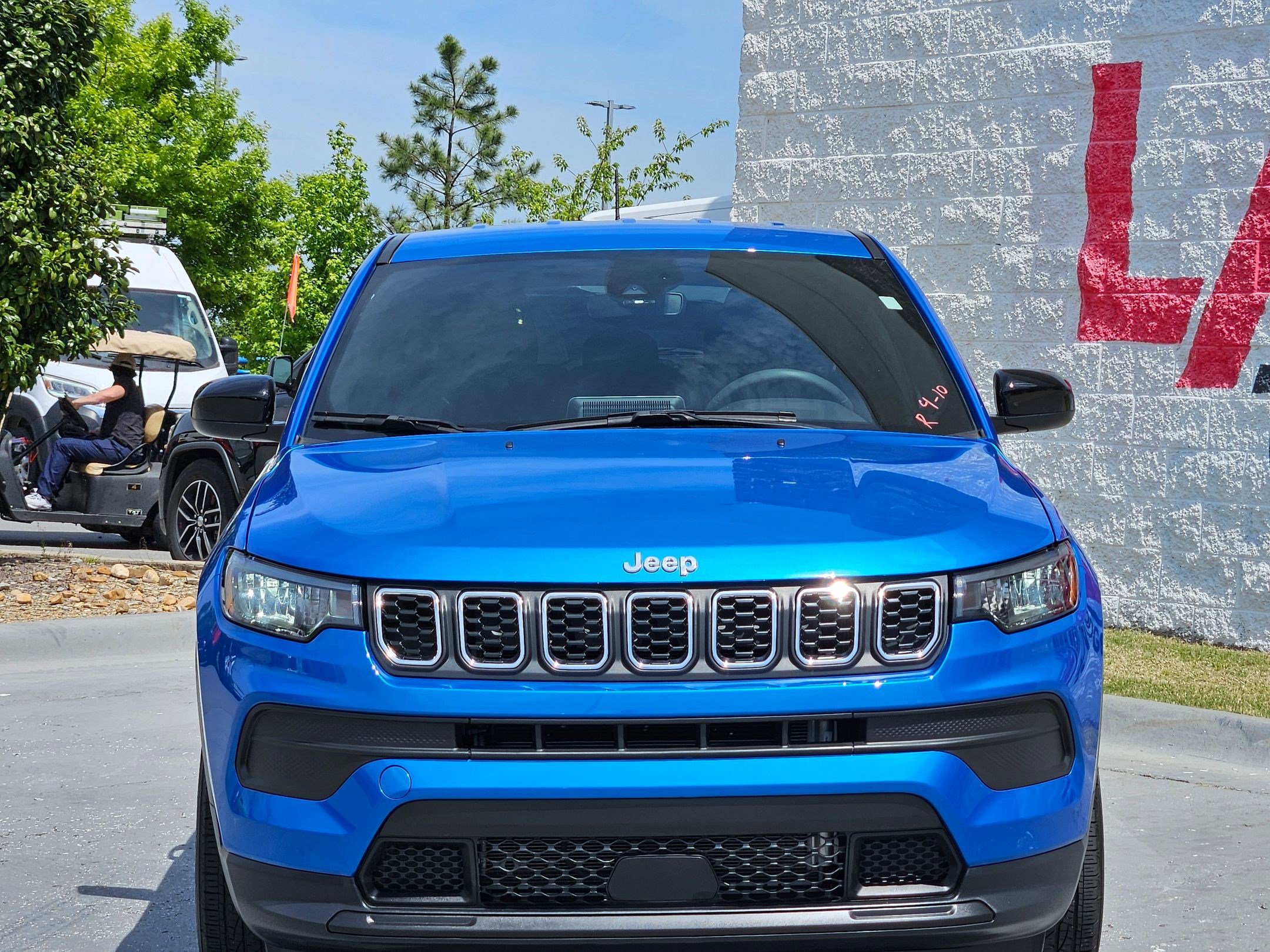 Used 2025 Jeep Compass Sport AWD/4WD image 2