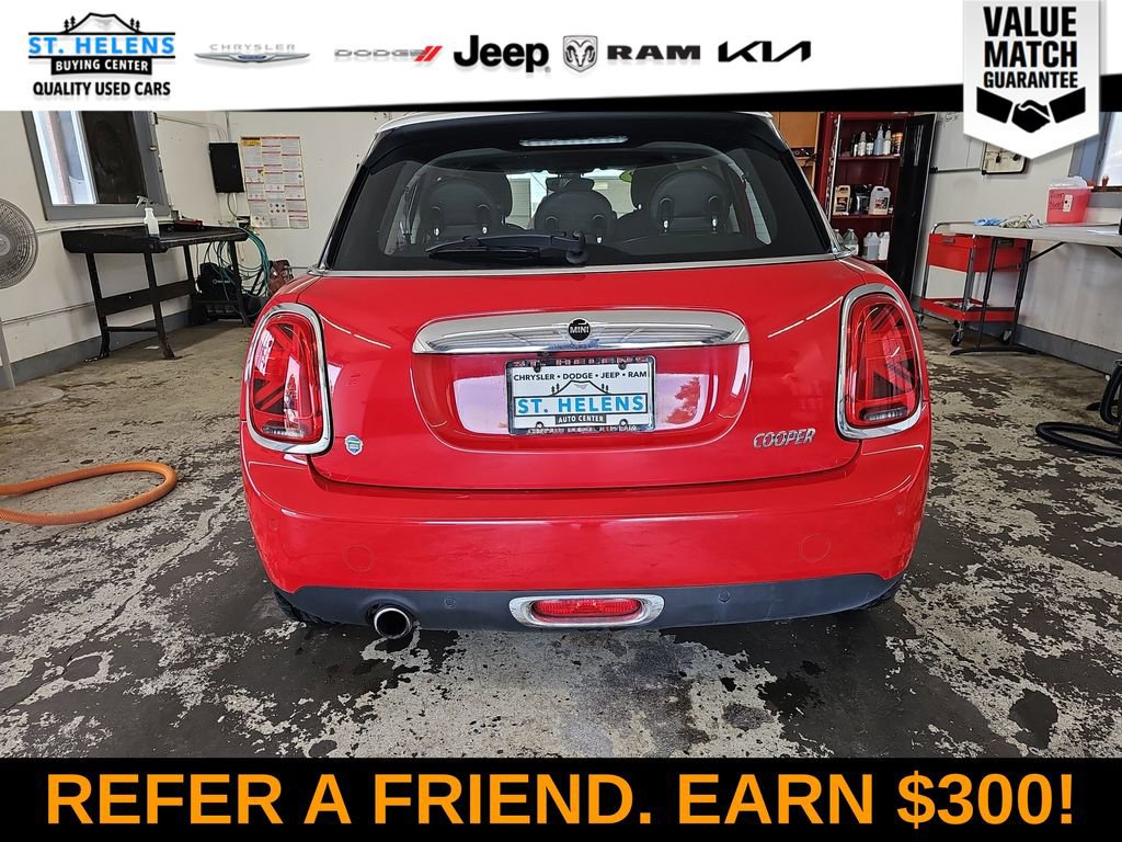 Used 2019 MINI Cooper 4-Door Hardtop w/ Premium Package FWD image 5