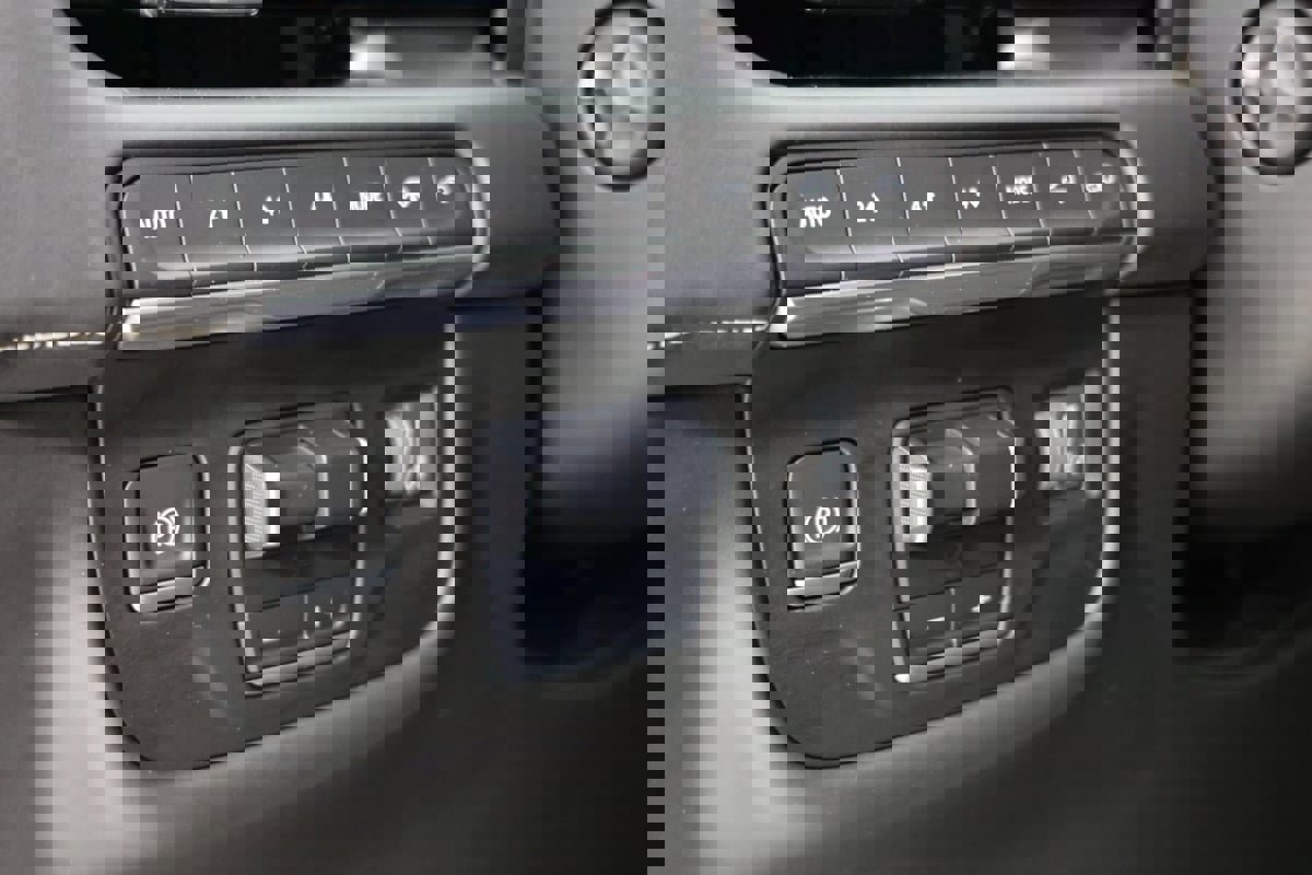 Used 2022 Cadillac Escalade ESV Sport Platinum w/ Heavy-Duty Trailer Package image 19