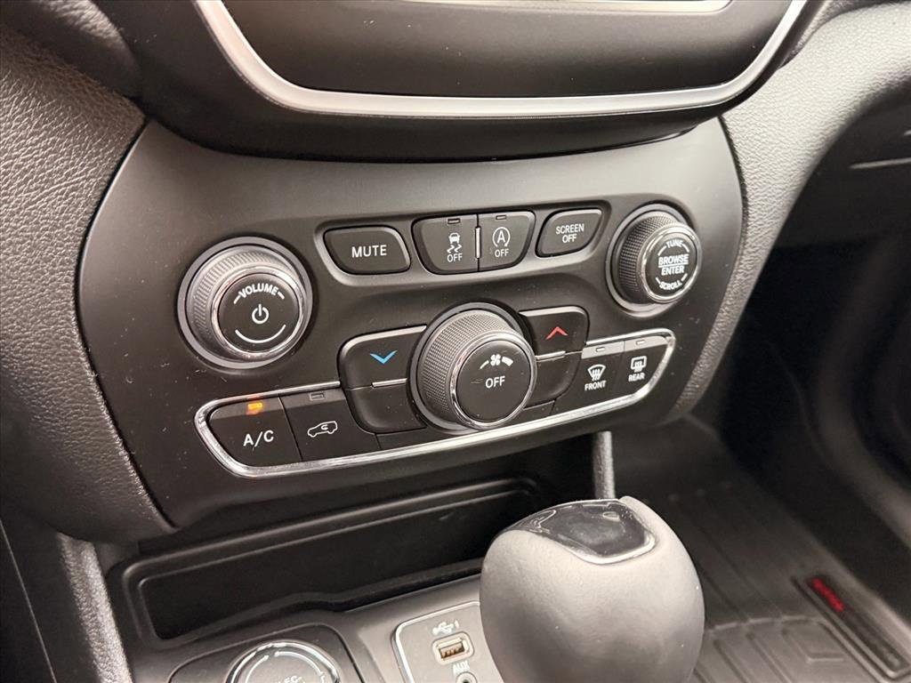 Used 2021 Jeep Cherokee Altitude image 20