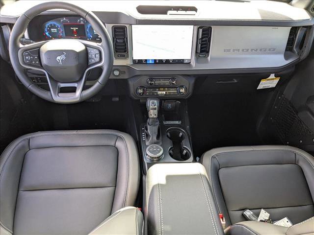 New 2025 Ford Bronco Outer Banks w/ Black Appearance Package image 13