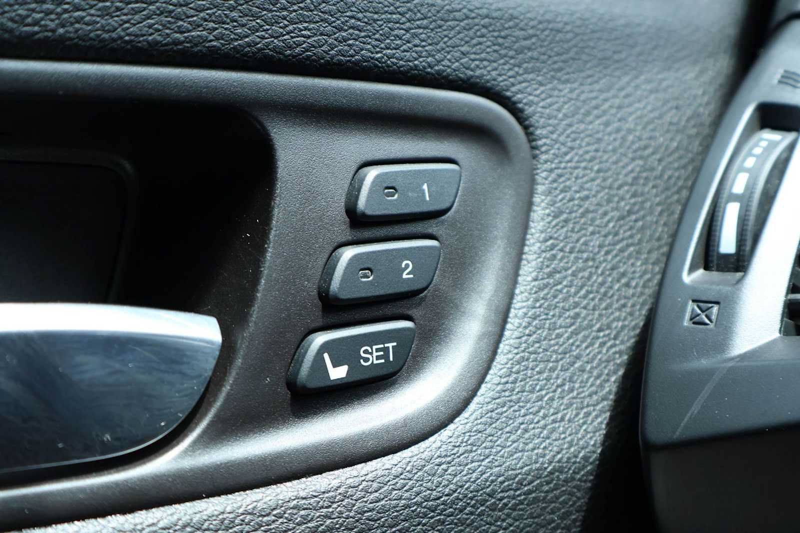 Certified 2018 Acura MDX FWD image 25