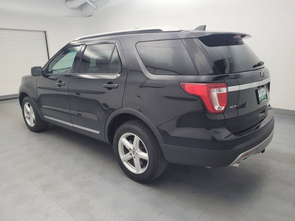 Used 2016 Ford Explorer XLT w/ Equipment Group 202A AWD/4WD image 3