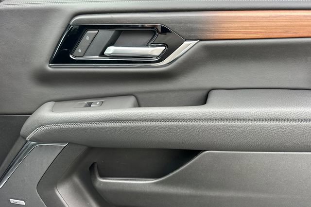 New 2026 GMC Yukon XL Denali w/ Denali Reserve Package image 21