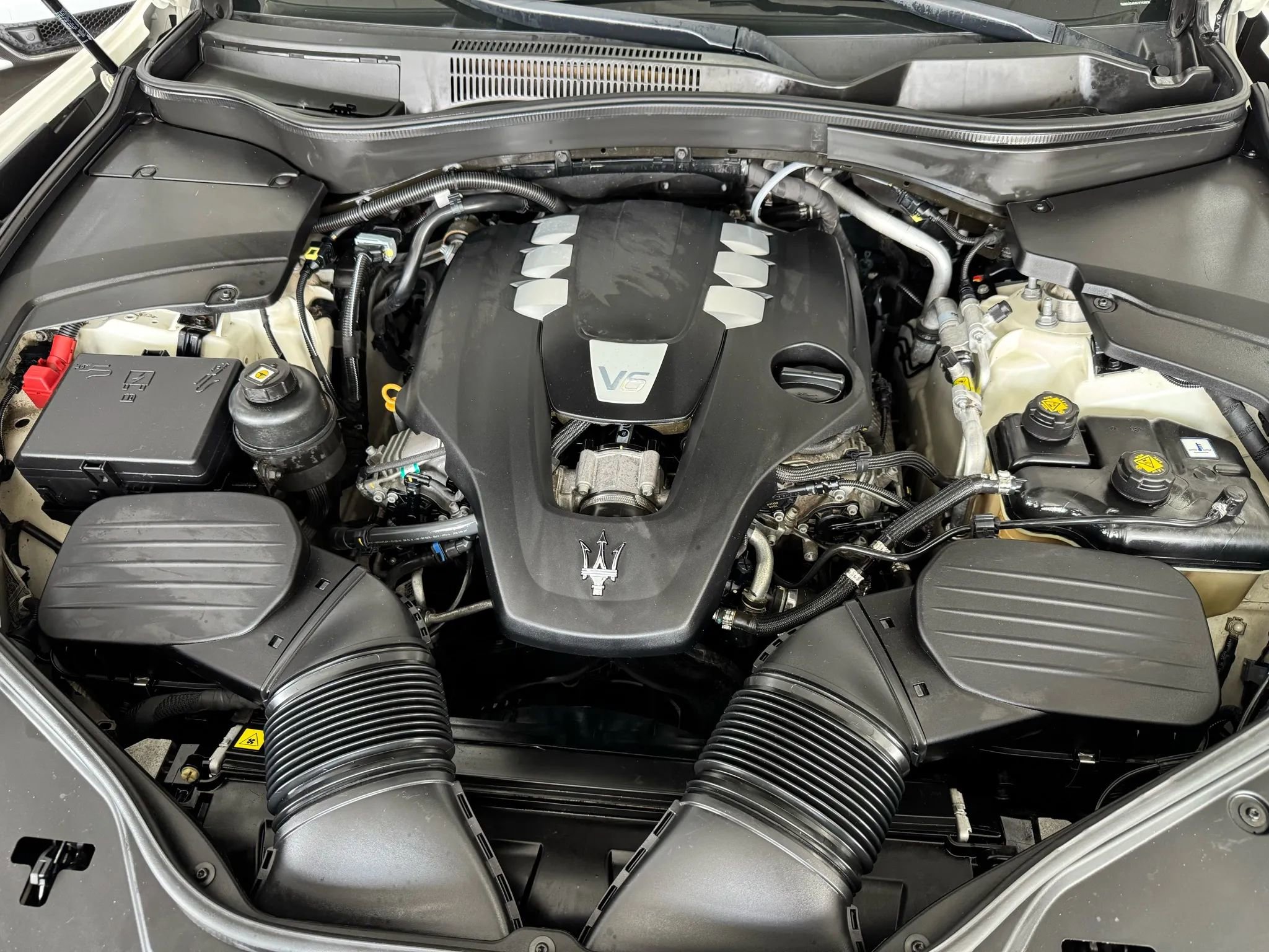 Used 2017 Maserati Levante w/ Sport Package image 47