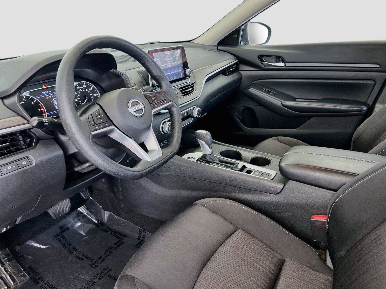 Used 2025 Nissan Altima 2.5 SV AWD/4WD image 11