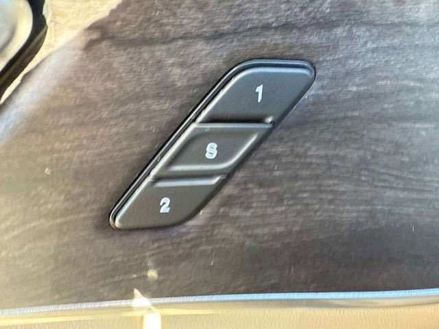 Used 2025 Jeep Grand Cherokee Limited w/ Luxury Tech Group II AWD/4WD image 18