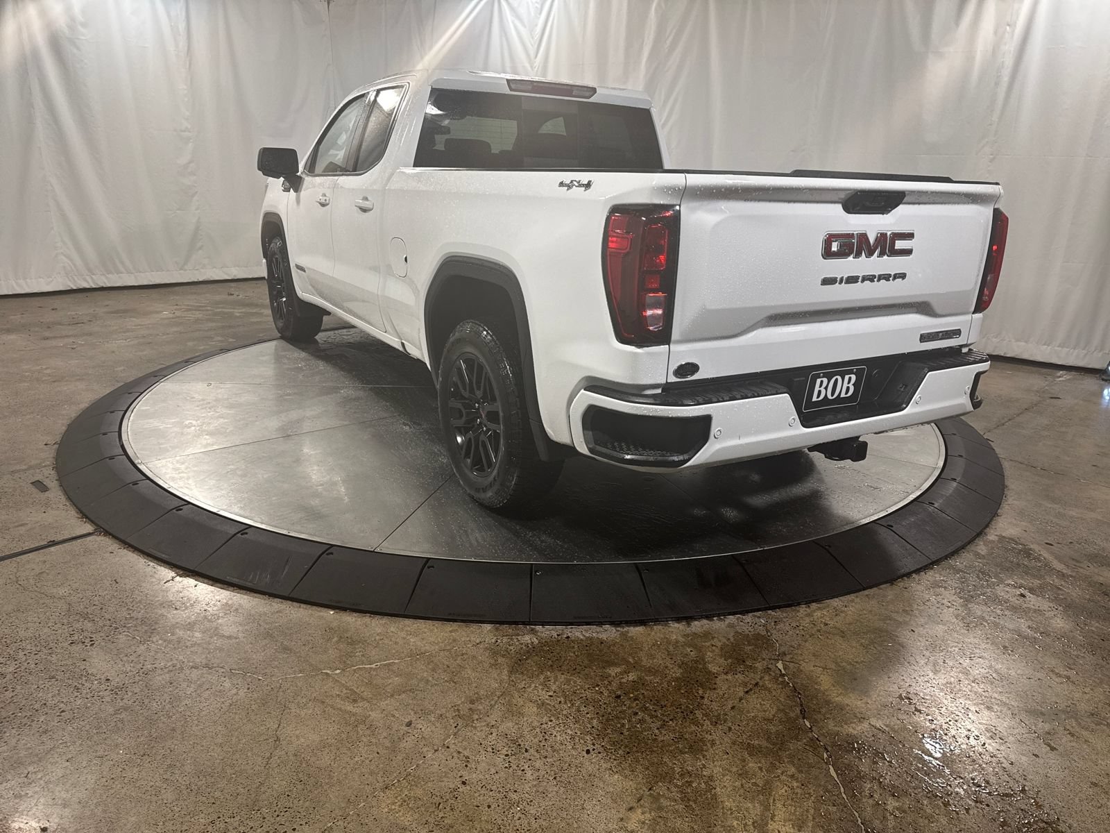 Used 2026 GMC Sierra 1500 Elevation w/ Preferred Package AWD/4WD image 9