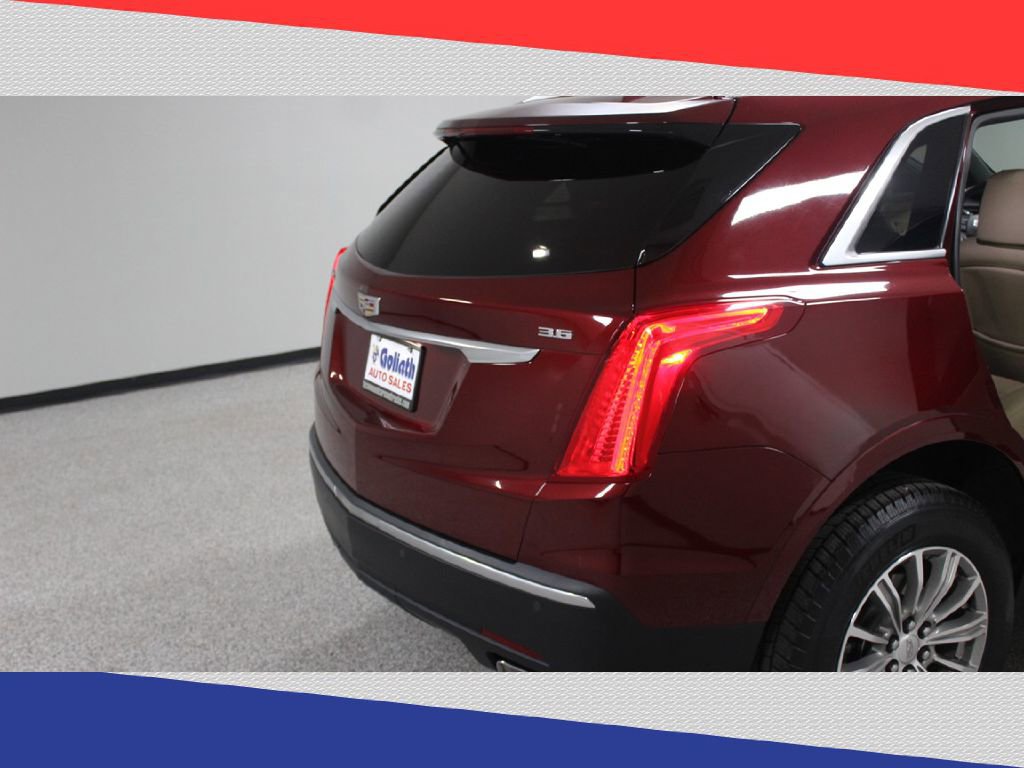 Used 2017 Cadillac XT5 Luxury w/ Driver Awareness Package image 31
