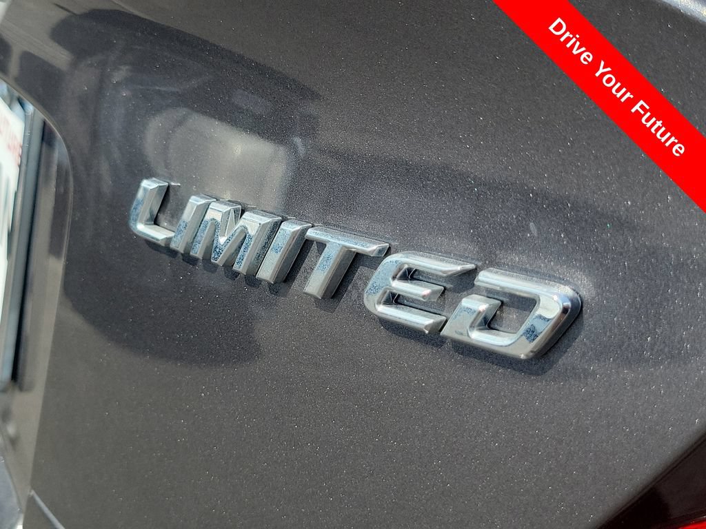 Used 2019 Toyota C-HR Limited FWD image 22