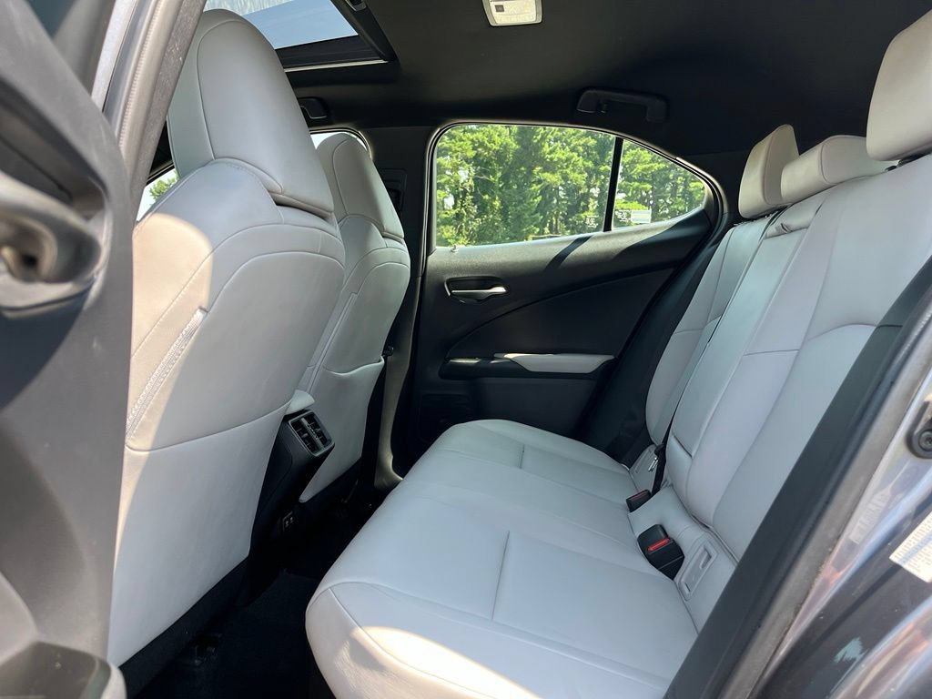 Used 2019 Lexus UX 250h w/ Premium Package AWD/4WD image 21