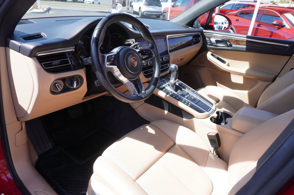 Used 2020 Porsche Macan Base image 17