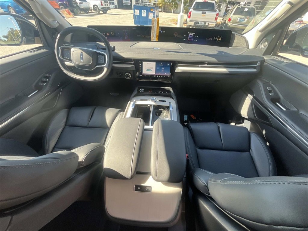 New 2025 Lincoln Navigator Reserve image 19