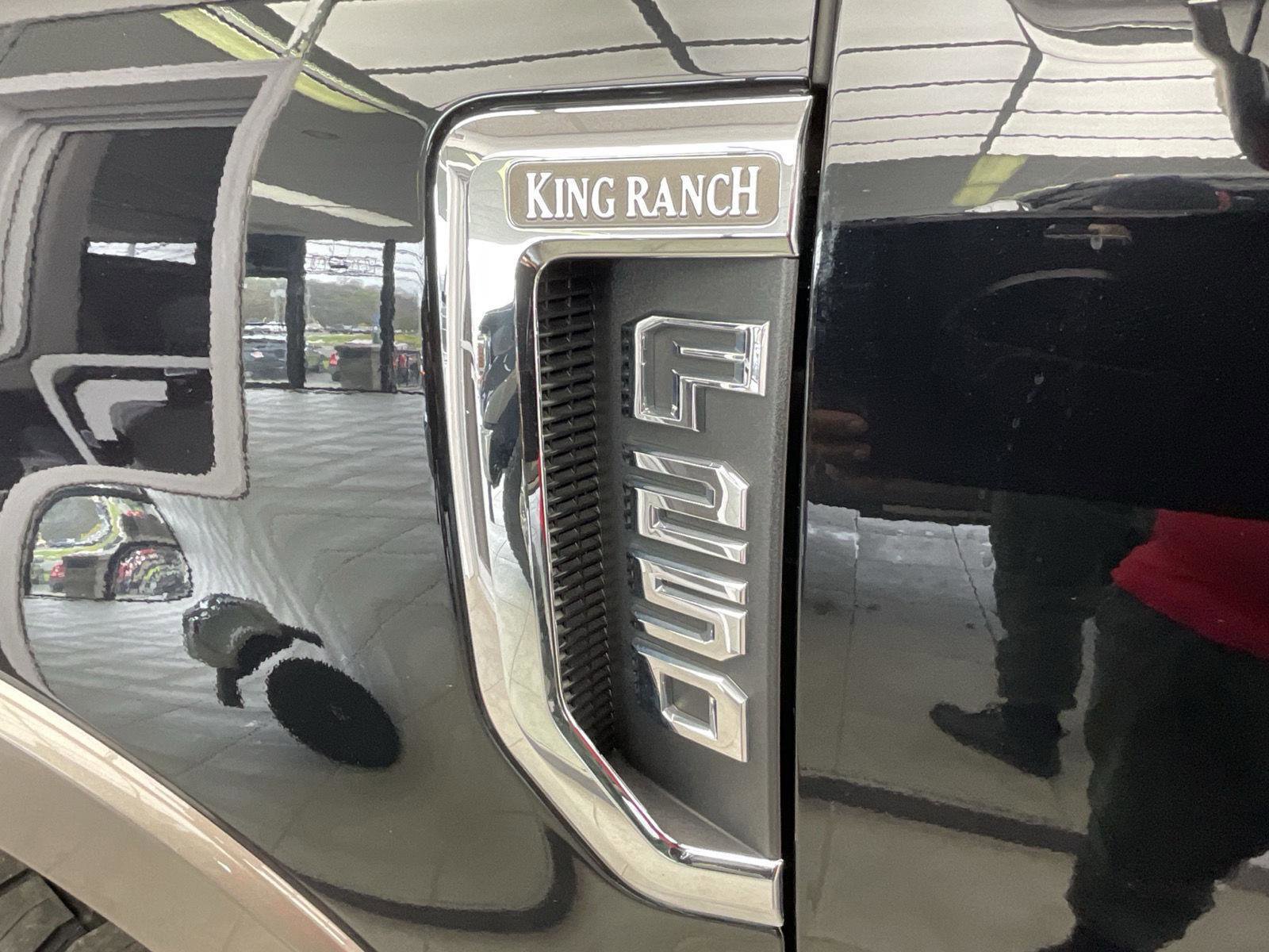 Used 2022 Ford F250 King Ranch w/ King Ranch Ultimate Package AWD/4WD image 29