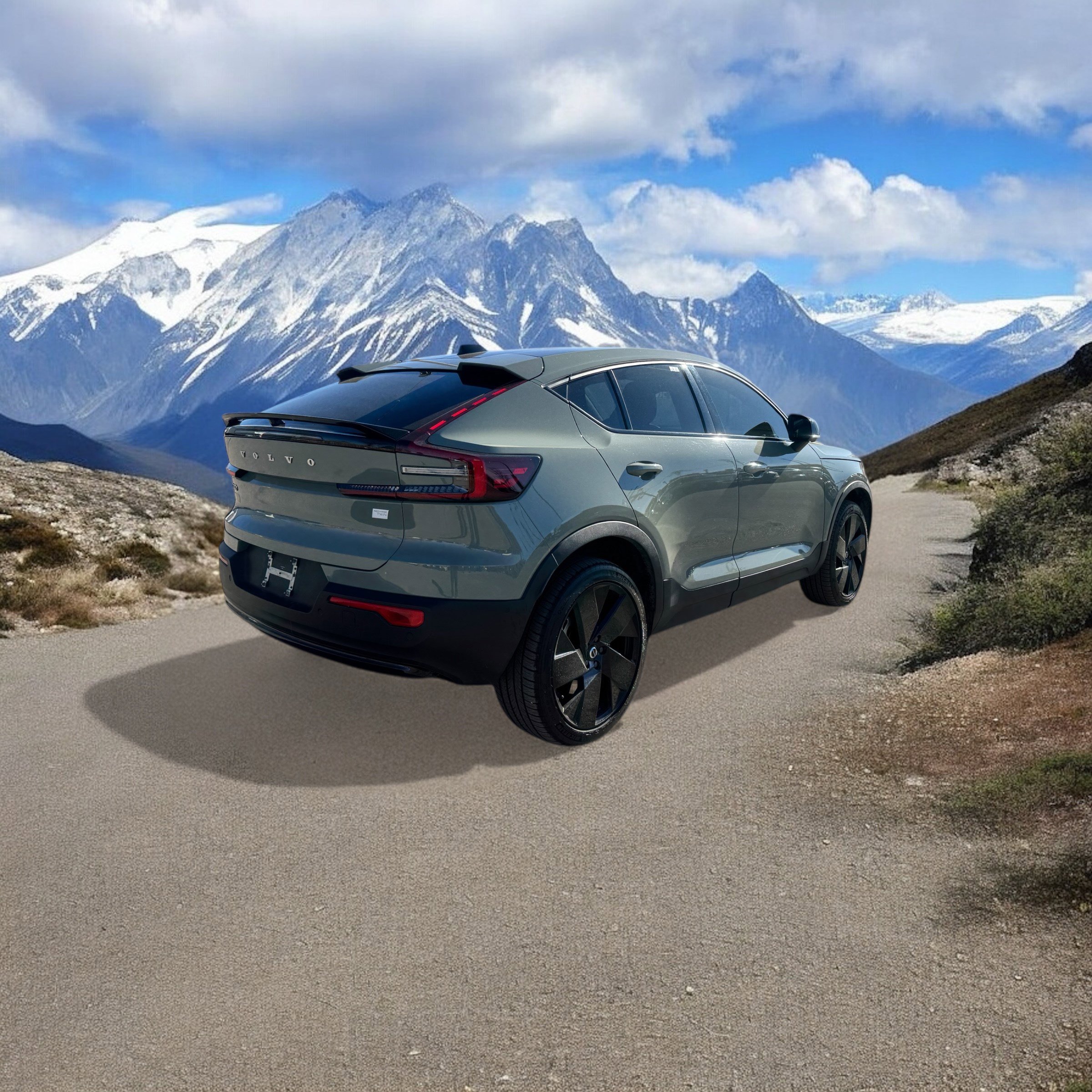 Used 2023 Volvo C40 P8 Recharge Ultimate image 5