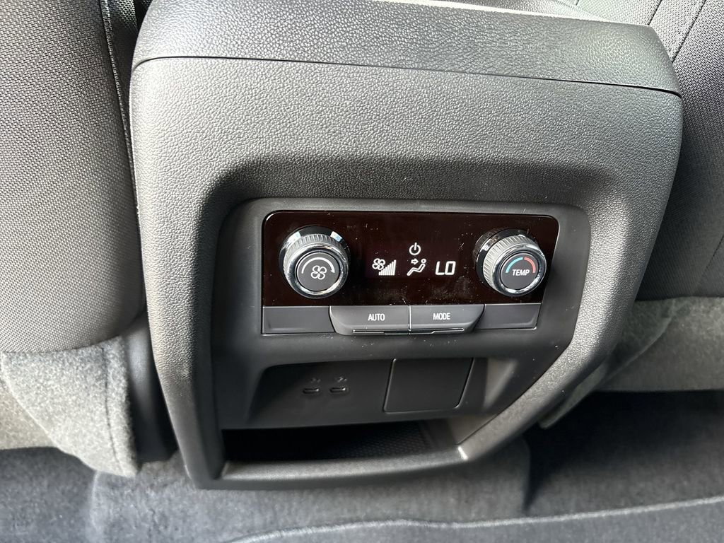 New 2026 Chevrolet Traverse LT image 22