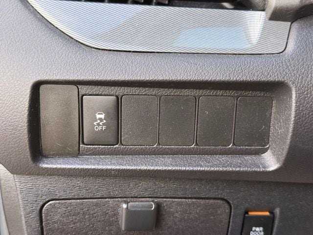 Used 2018 Toyota Sienna SE w/ SE Preferred Package FWD image 21