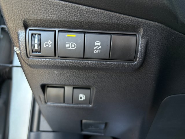 Used 2024 Toyota Corolla Cross AWD Hybrid image 29