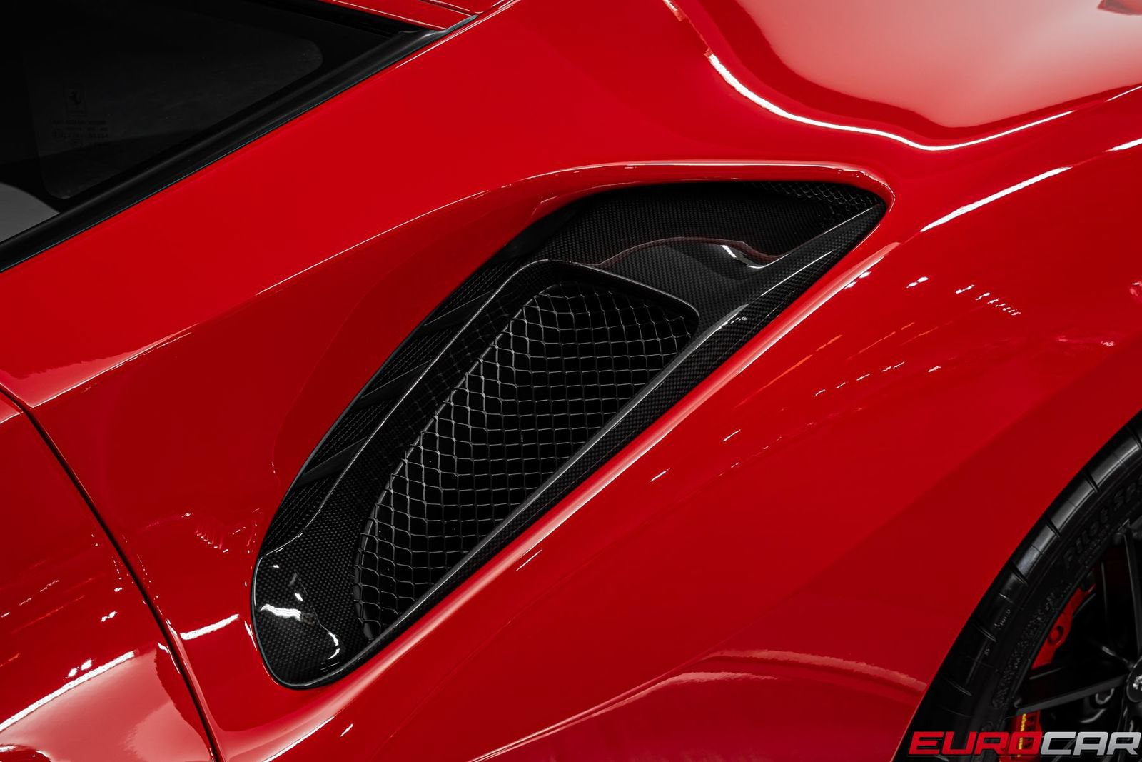 Used 2019 Ferrari 488 Pista Coupe RWD image 18