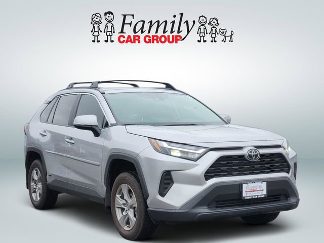 Used 2025 Toyota RAV4 XLE w/ Convenience Package AWD/4WD image 2