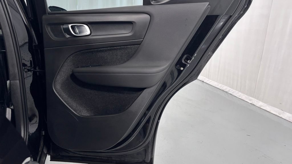 Certified 2026 Volvo XC40 B5 Plus AWD/4WD image 27