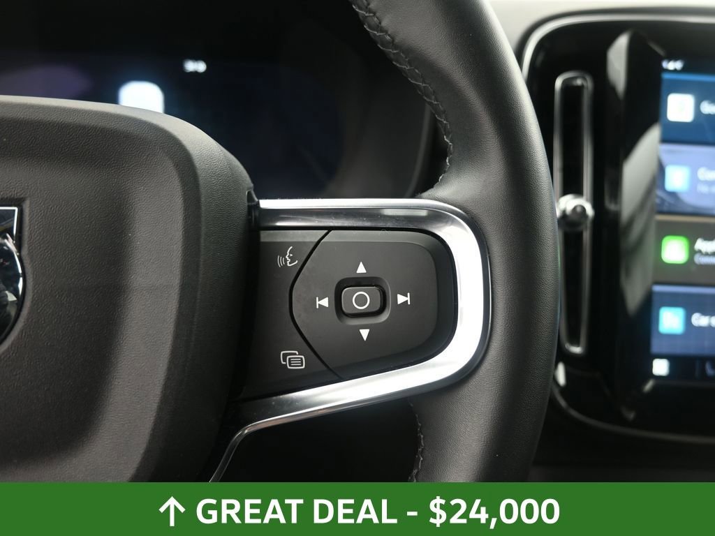 Used 2024 Volvo XC40 B5 Core image 25